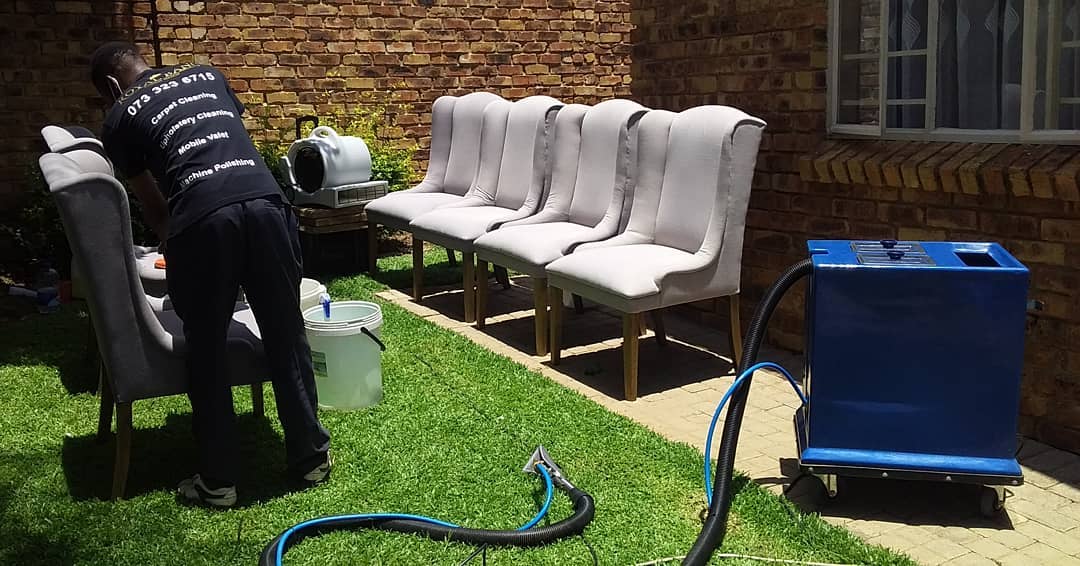 For bookingsWhatsApp-call 073 323 6715Email- royalbanggroup@Gmail.com#carpetcleaning #carprt #upholsterycleaning #cleaning #couchcleaning #officechaircleaning #mattresscleaning